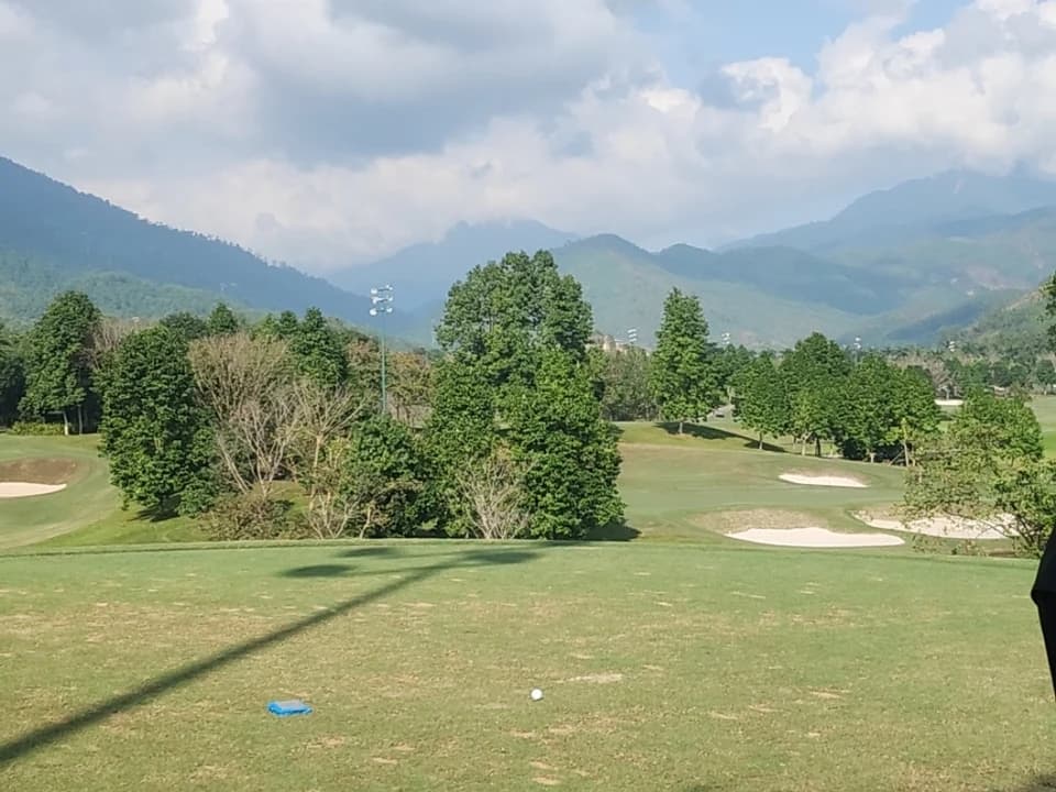 다낭 골프 여행의 산악 코스 풍경